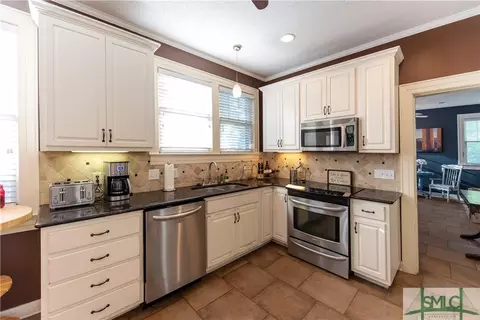 320 E 54th St, Savannah, GA 31405 photo 12