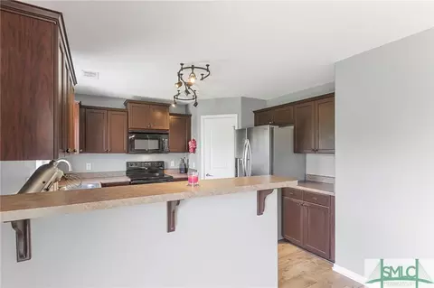 196 Lakepointe Dr, Savannah, GA 31407 photo 9
