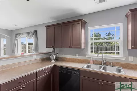 196 Lakepointe Dr, Savannah, GA 31407 photo 11