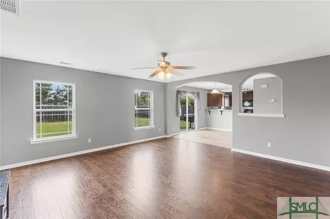 196 Lakepointe Dr, Savannah, GA 31407 photo 4