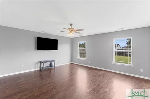 196 Lakepointe Dr, Savannah, GA 31407 photo 5