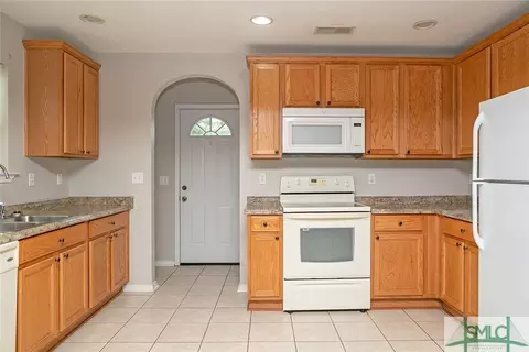 7 Sunbriar Ln, Savannah, GA 31407 photo 4