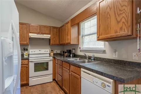 413 Shadowbrook Cir, Springfield, GA 31329 photo 9