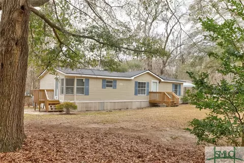 219 Hickory Cir, Springfield, GA 31329 photo 3