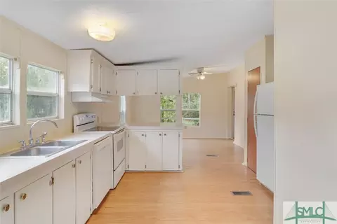 271 Hickory Cir, Springfield, GA 31329 photo 8