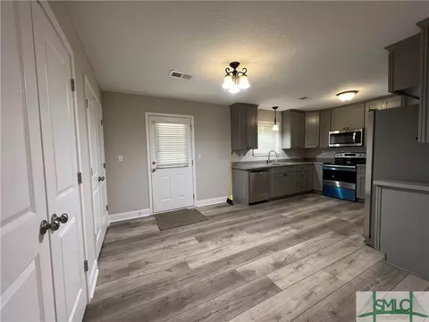 125 Pine Ave, Midway, GA 31320 photo 11