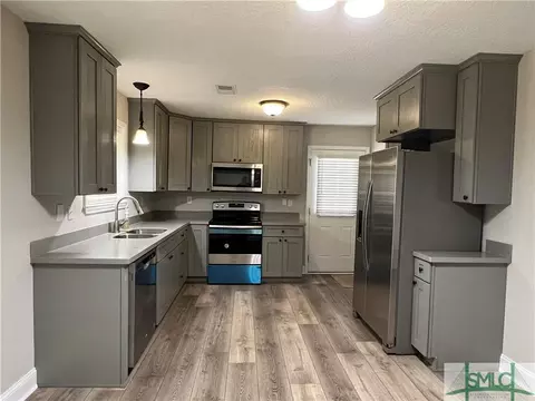 125 Pine Ave, Midway, GA 31320 photo 9