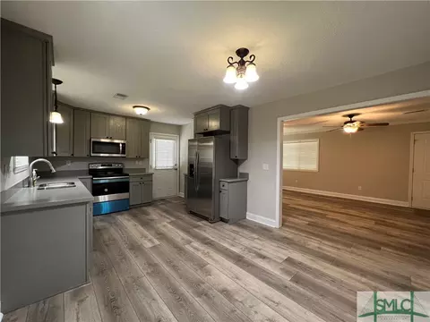 125 Pine Ave, Midway, GA 31320 photo 8