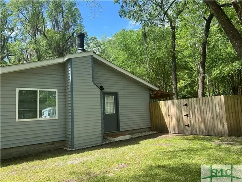 125 Pine Ave, Midway, GA 31320 photo 5