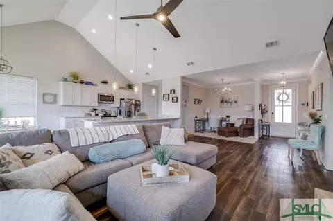 135 Grimsby Rd, Savannah, GA 31407 photo 4