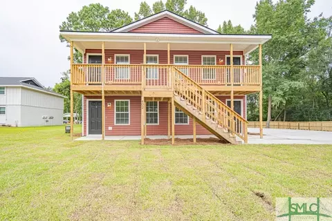 402 E 3rd St, Springfield, GA 31329 photo 3