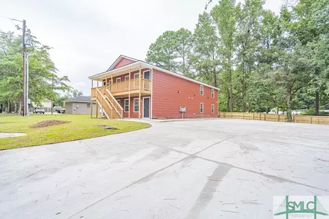 402 E 3rd St, Springfield, GA 31329 photo 5