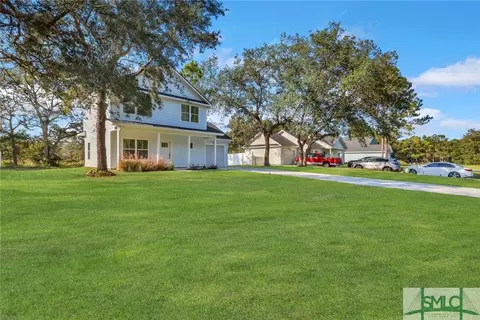 1669 Ashantilly Dr, Darien, GA 31305 photo 2