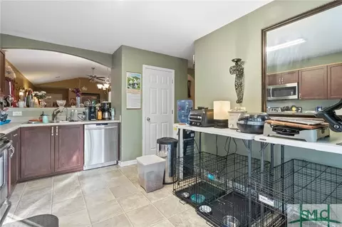42 Spring Lake Cir, Savannah, GA 31407 photo 10
