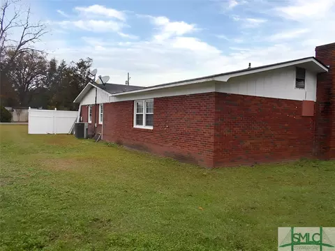 406 Warnock St, Brooklet, GA 30415 photo 3