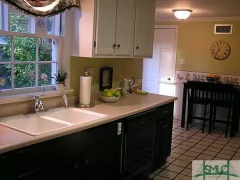 321 Columbus Dr, Savannah, GA 31405 photo 4