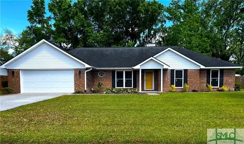 212 Oxford Cir, Rincon, GA 31326