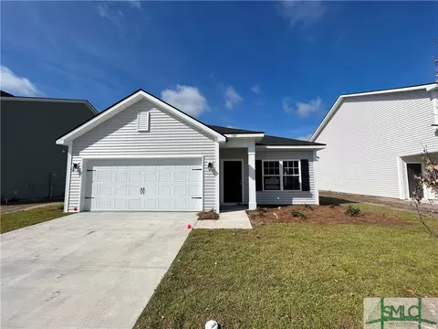 182 Joann Lewis Ln, Hinesville, GA 31313