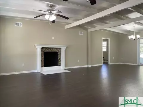 406 E 3rd St, Springfield, GA 31329 photo 4