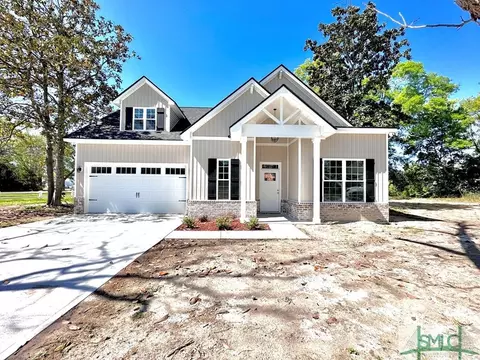 410 N B N Caswell St, Glennville, GA 30427