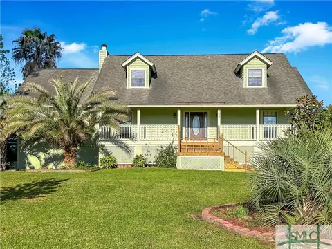 289 Riverbend Rd, Richmond Hill, GA 31324