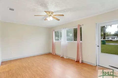 108 E 1st St, Springfield, GA 31329 photo 5