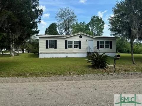 561 Lake Shore Dr, Midway, GA 31320