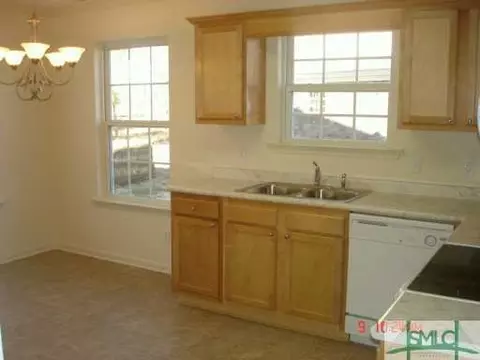7 Redding Ct, Savannah, GA 31419 photo 3