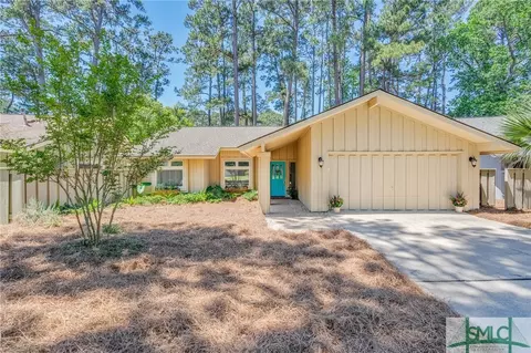 54 Village Green Cir, Savannah, GA 31411