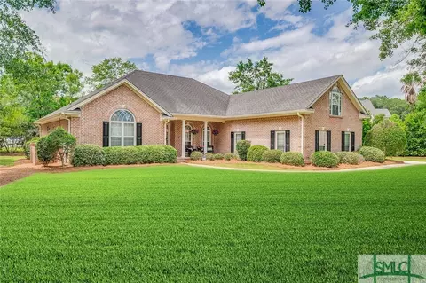 27 Brookshire Dr, Richmond Hill, GA 31324