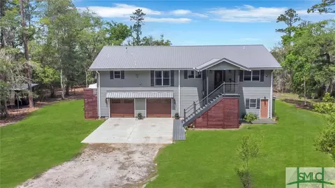 1265 W Black Island Rd, Darien, GA 31305