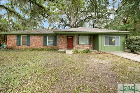 2401 Dolphin Dr, Savannah, GA 31406