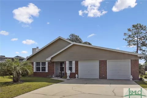 1095 Desert Shield St, Hinesville, GA 31313