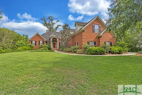 211 Shadow Moss Cir, Richmond Hill, GA 31324