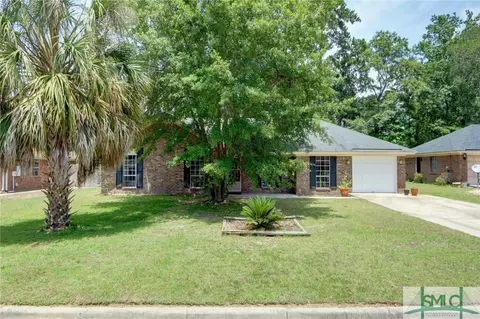 916 Mill Dr, Savannah, GA 31419