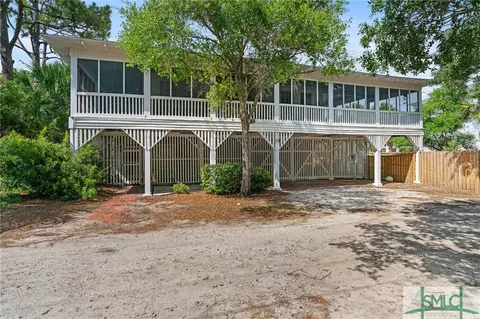 10 8th Pl, Tybee Island, GA 31328