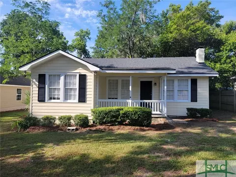 1215 Shannon Ave, Savannah, GA 31406