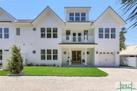 15 9th Ter, Tybee Island, GA 31328