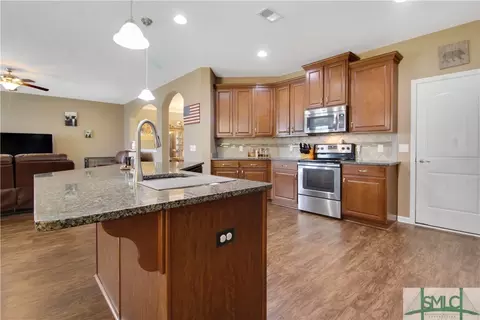 137 Endicott Dr, Savannah, GA 31419 photo 11