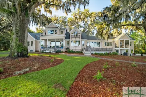 206 Bluff View Dr, Richmond Hill, GA 31324