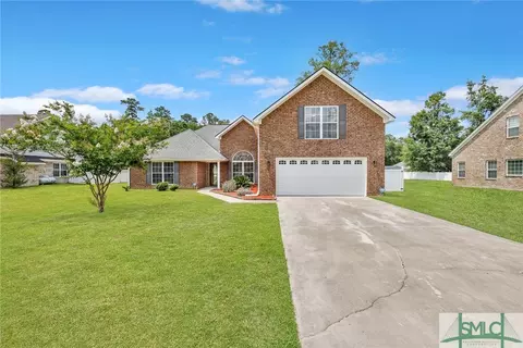 927 Oak Crest Dr, Hinesville, GA 31313