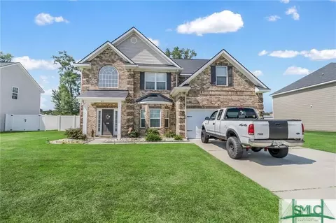 615 Red Oak Ln, Hinesville, GA 31313