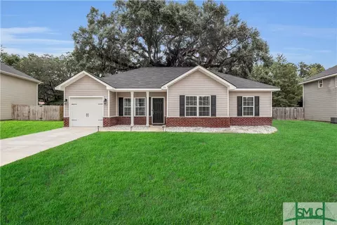 70 Maggie Ln, Allenhurst, GA 31301