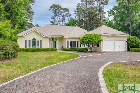 3 Flowing Wells Ln, Savannah, GA 31411