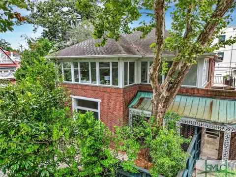 6 W Duffy St, Savannah, GA 31401