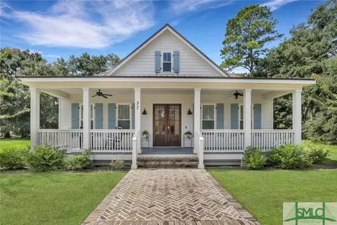 37 Salt Marsh Dr, Midway, GA 31320