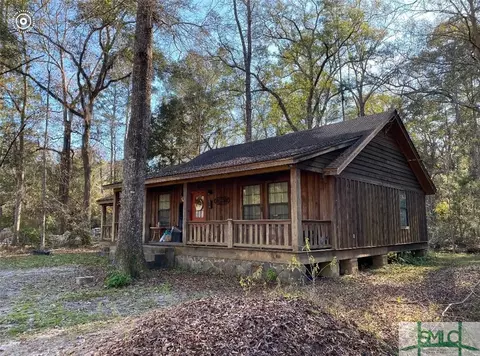 20 Greenwood Ln, Midway, GA 31320