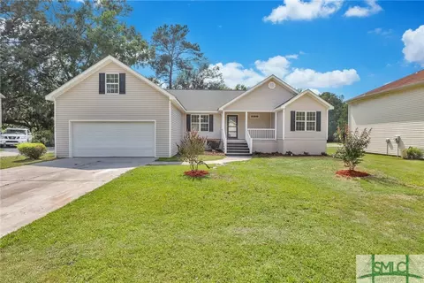105 Live Oak Ln, Garden City, GA 31408