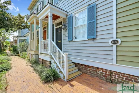 515 E Harris St, Savannah, GA 31401