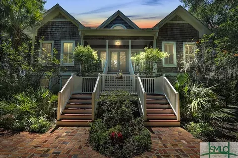 1088 Mission Dr, Darien, GA 31305
